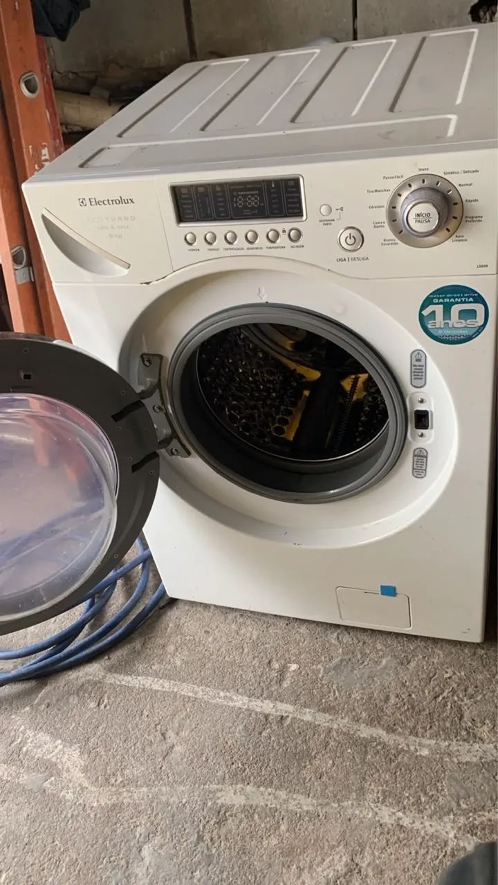Maquina de lavar roupa da eletrolux lava e seca  - Foto 3