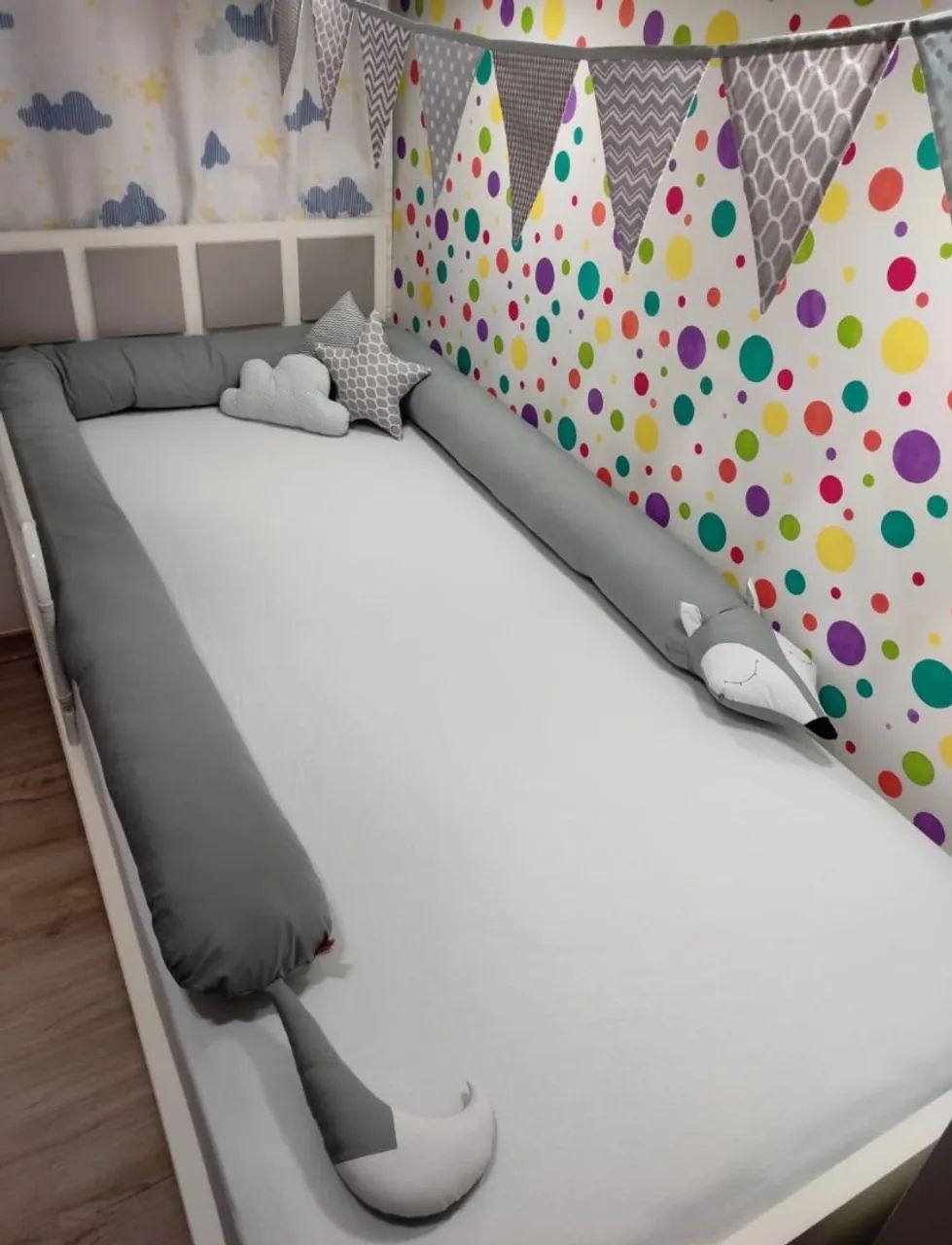 Minhocão almofada de proteção para berço ou cama - Foto 2