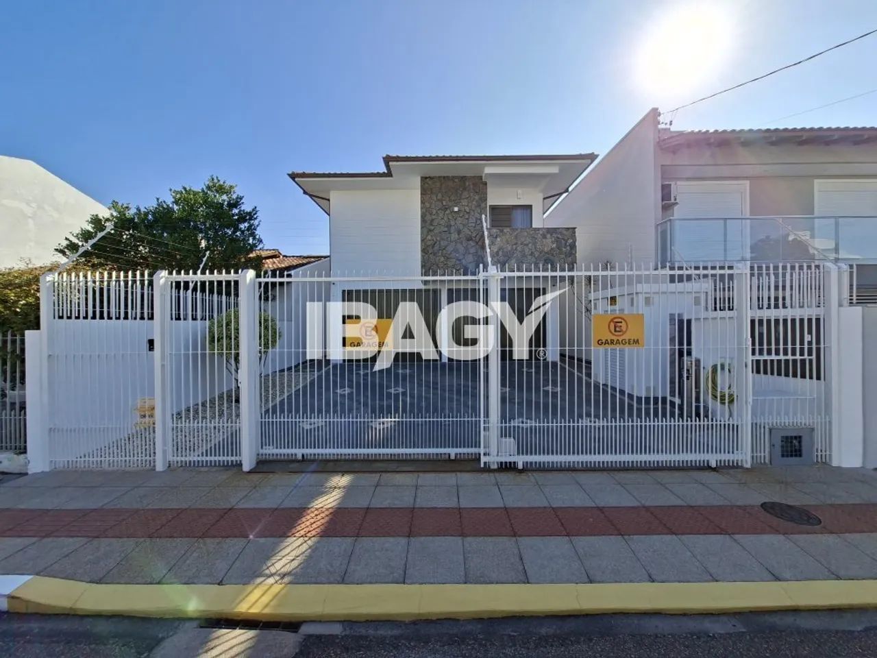 Excelente Apartamento 2 dormitório(s) em Balneário - Florianópolis