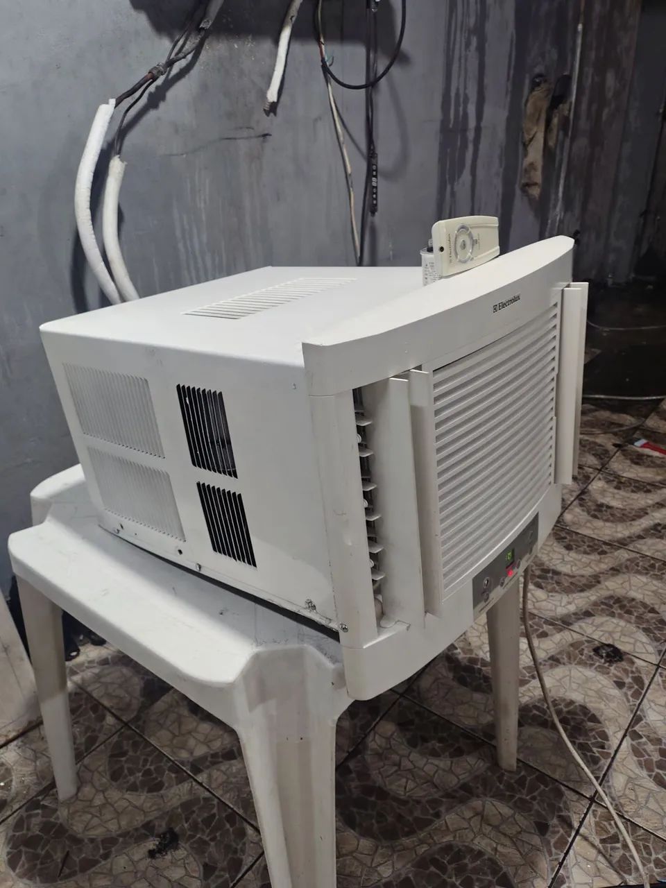 Vendo ar condicionado Electrolux 10.000 btu com controle remoto funcionando perfeitamente - Foto 4