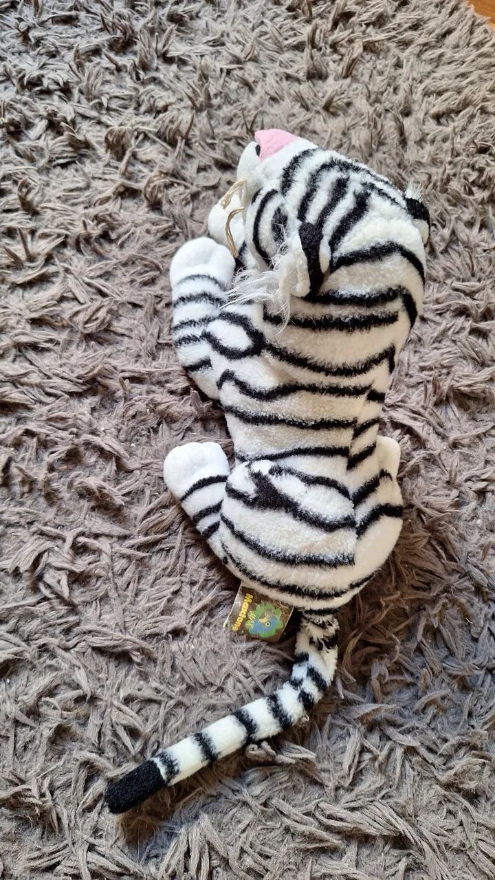 Tigre branco de pelúcia  - Foto 3