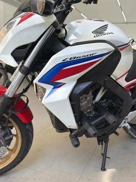 HONDA CB 650F 2015 - Foto 5