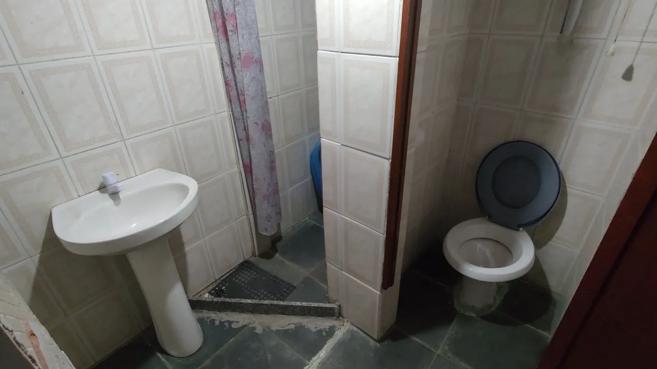 Casa Subsolo com Terreno grande e murado. - Foto 5