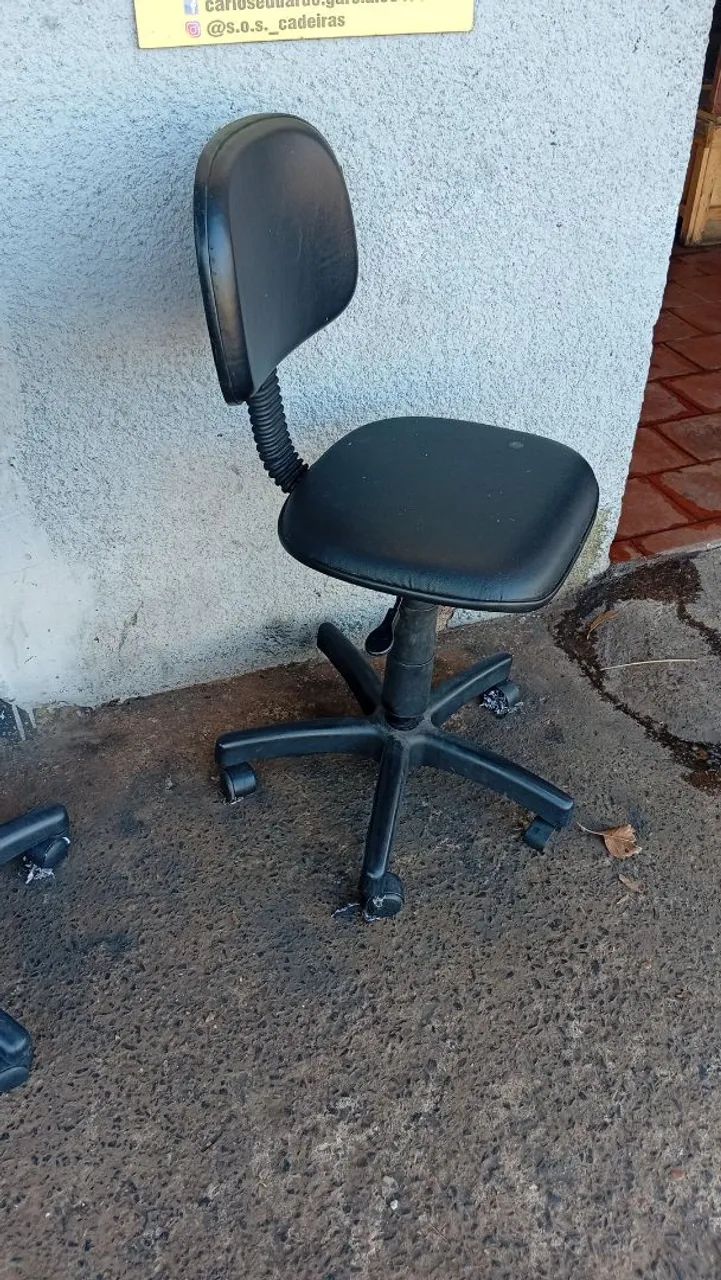 Cadeira secretaria reformada  - Foto 4