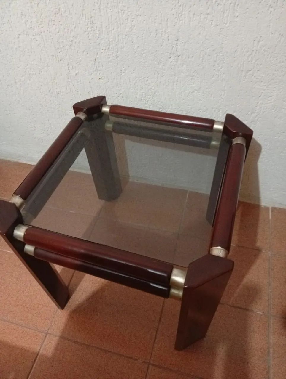 Mesa de centro de madeira e vidro  - Foto 4