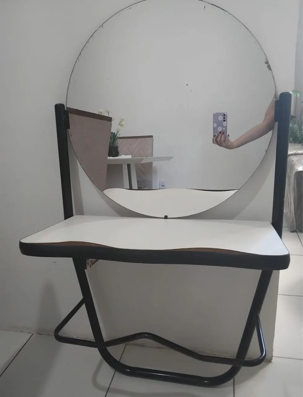 BANCADA DE SALÃO DE BELEZA COM ESPELHO