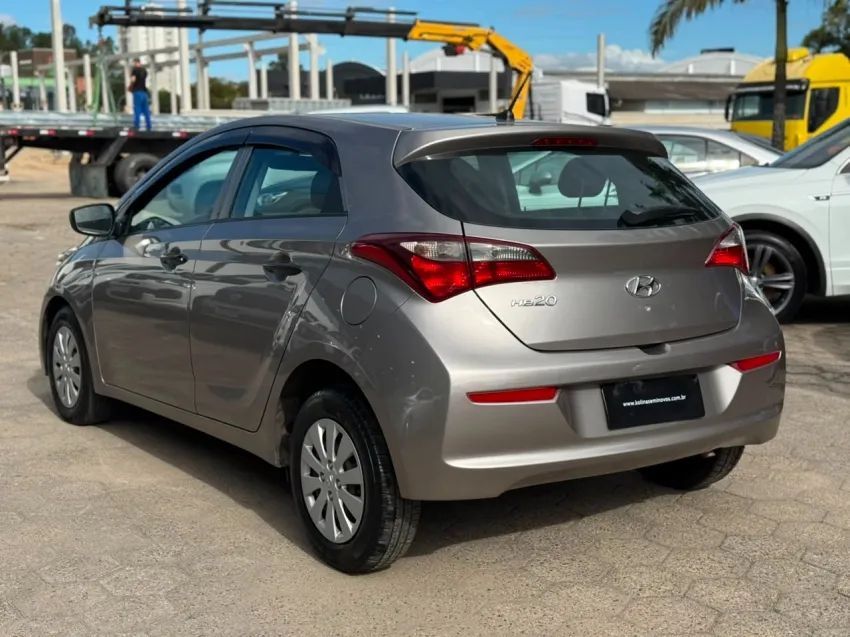 Hyundai HB20 Unique 1.0 Flex 12V Mec. 2019 - Foto 4