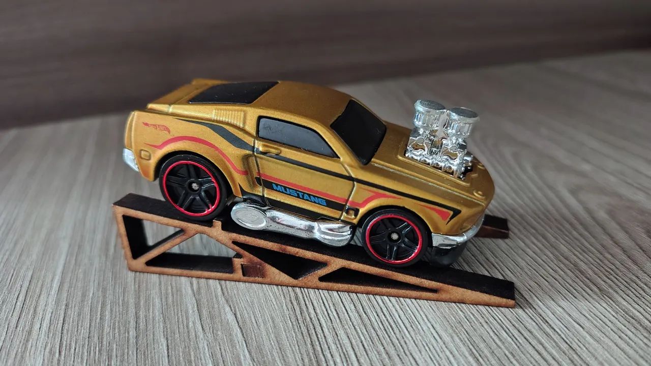Dupla de miniaturas HotWheels Tooned - Foto 2
