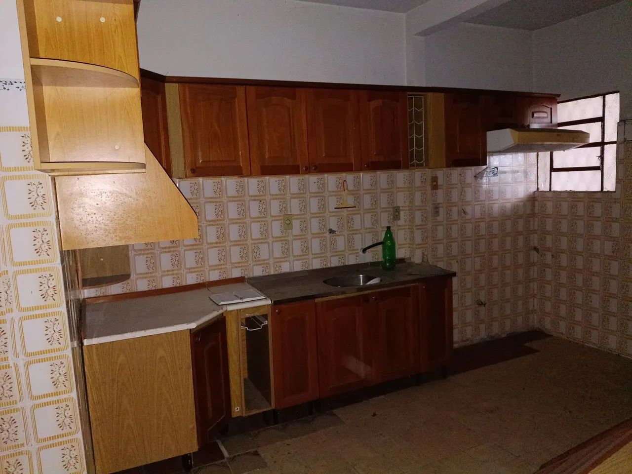 Móveis em madeira seminovos  - Foto 5