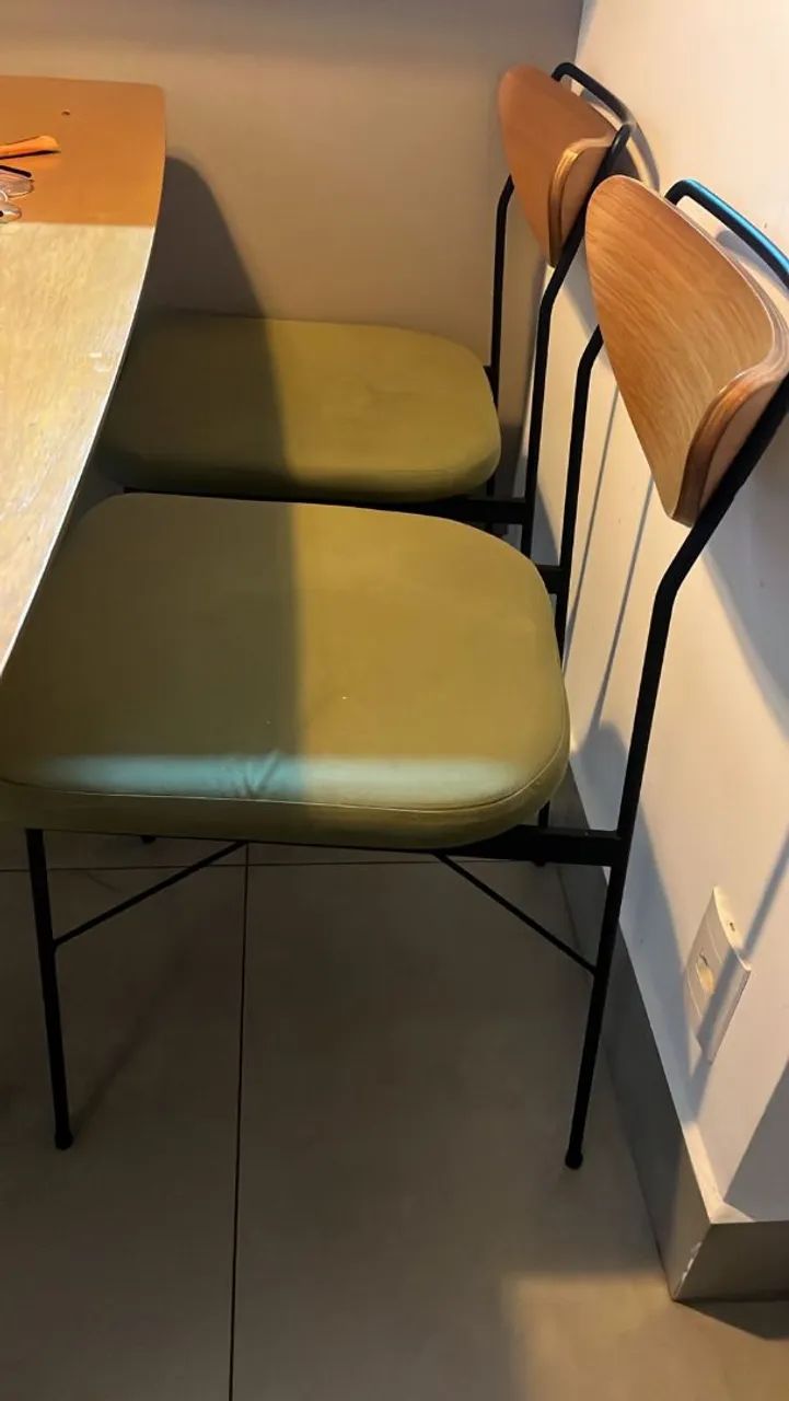 Mesa de Jantar de madeira 4 lugares  - Foto 3