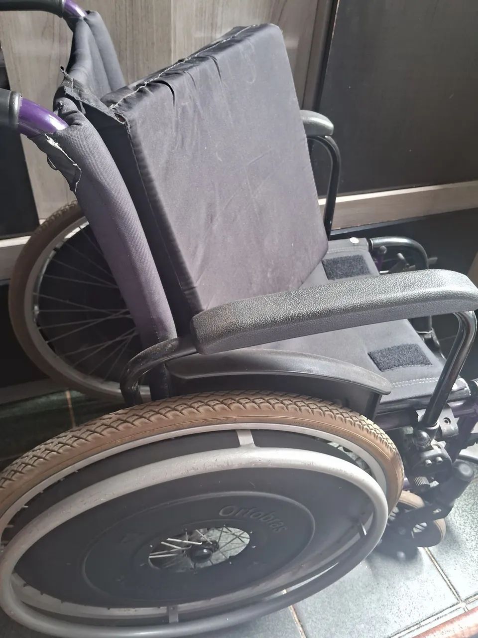 Vendo Cadeira de rodas alcochoada  - Foto 5