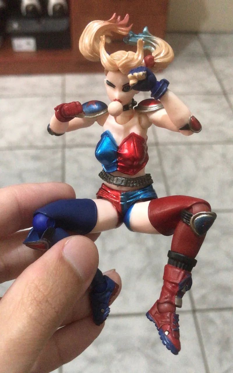 Harley Quinn Revoltech (bootleg) - Foto 5