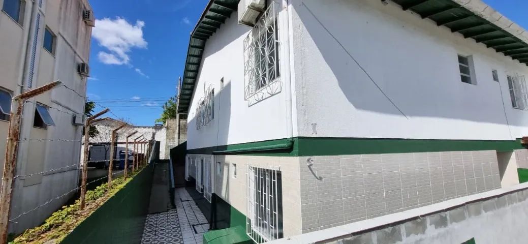 STUDIO C/ 3 SUITES - REGIÃO TRINDADE  - Foto 4