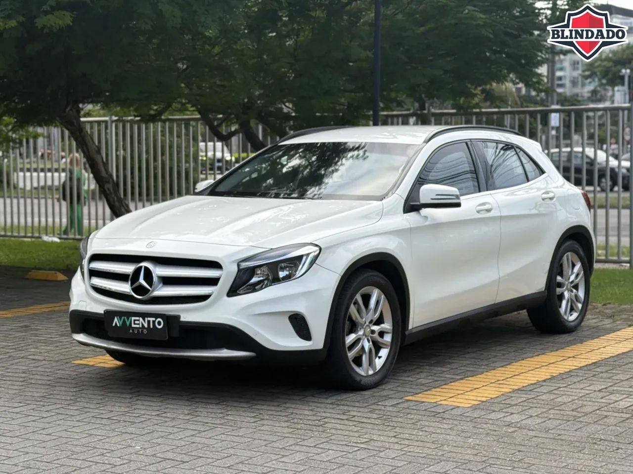 Mercedes-Benz GLA 200 Adv. 1.6/1.6 TB 16V Flex Aut. 2017