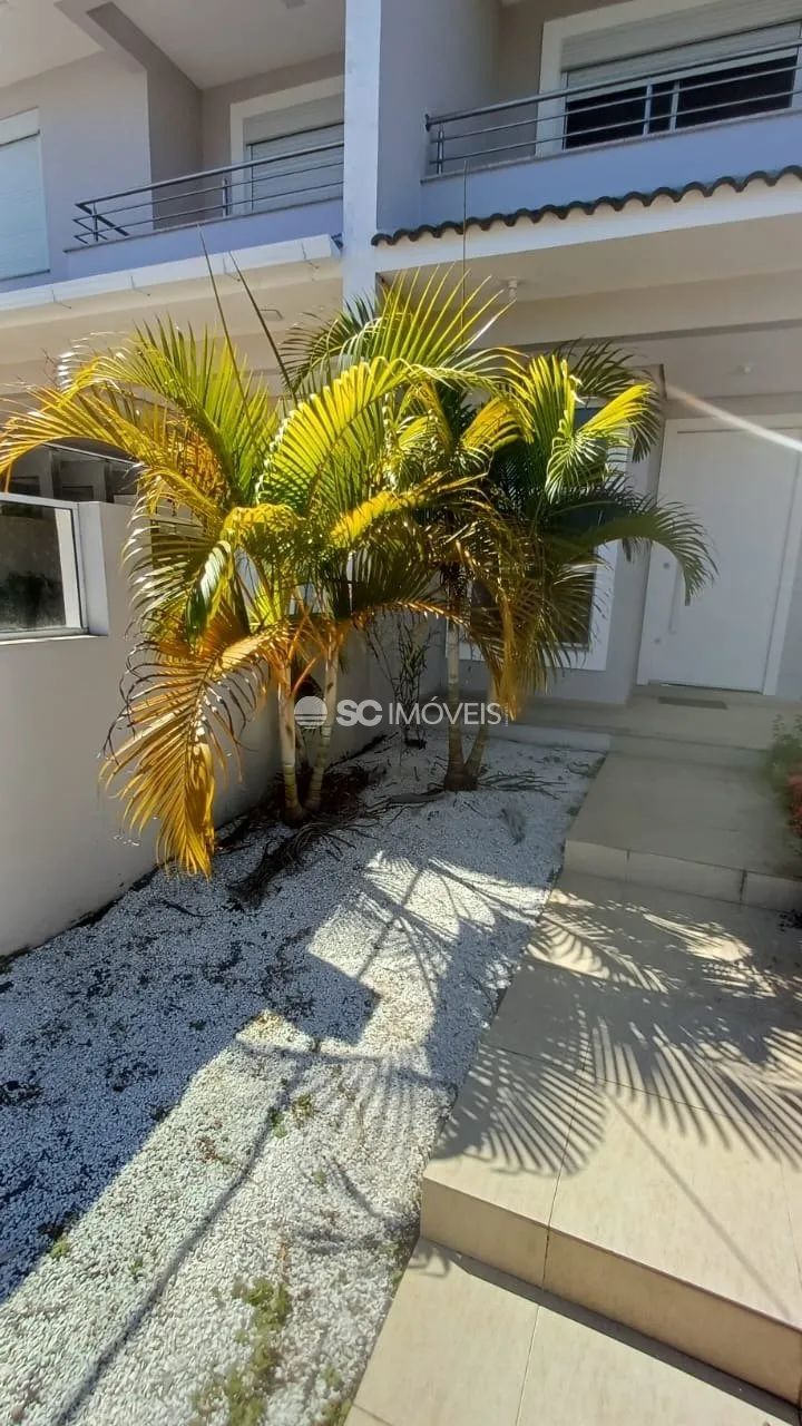 Sobrado com piscina em área nobre - Foto 4