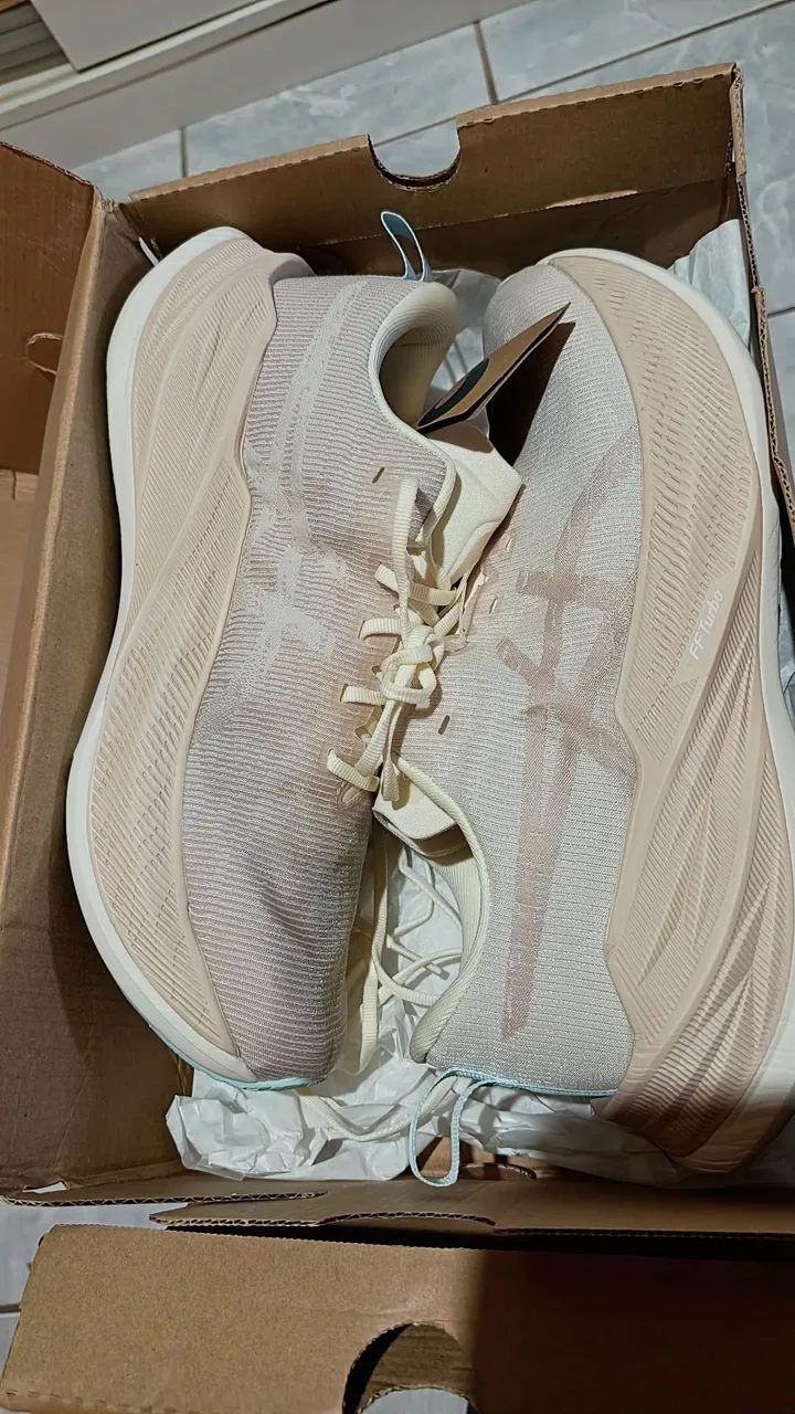 ASICS SUPERBLAST 1 42br