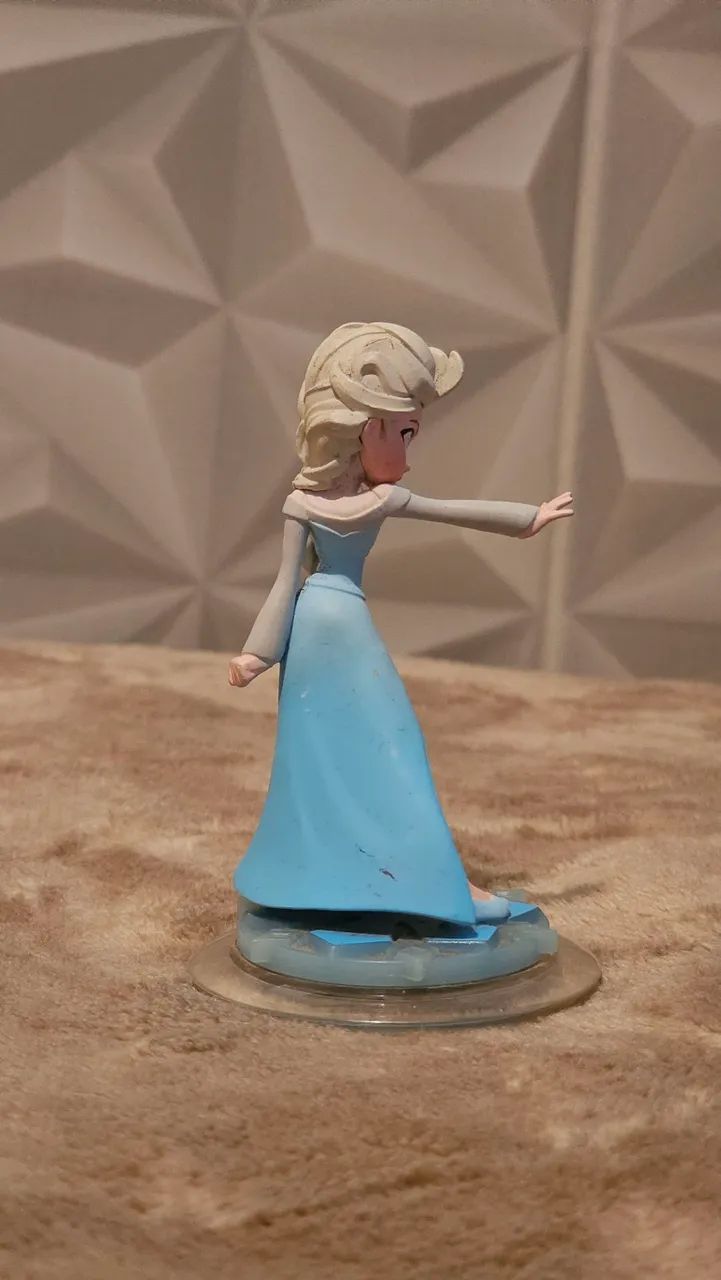 Disney Infinity Elsa Original - Usada - Com Defeito no Dedo - Foto 4