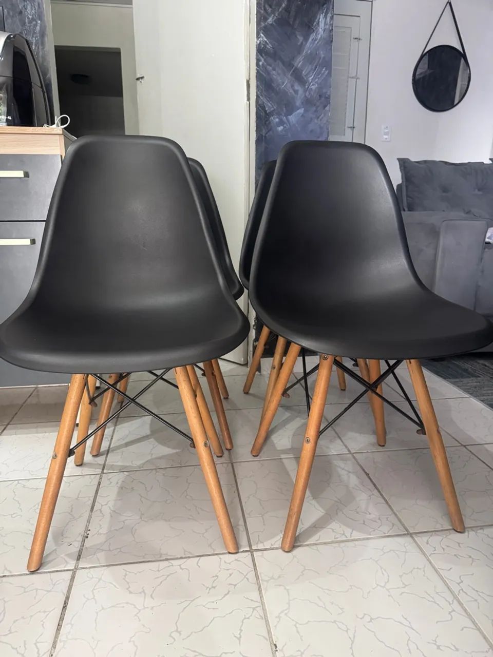 Cadeiras Eiffel bem conservada