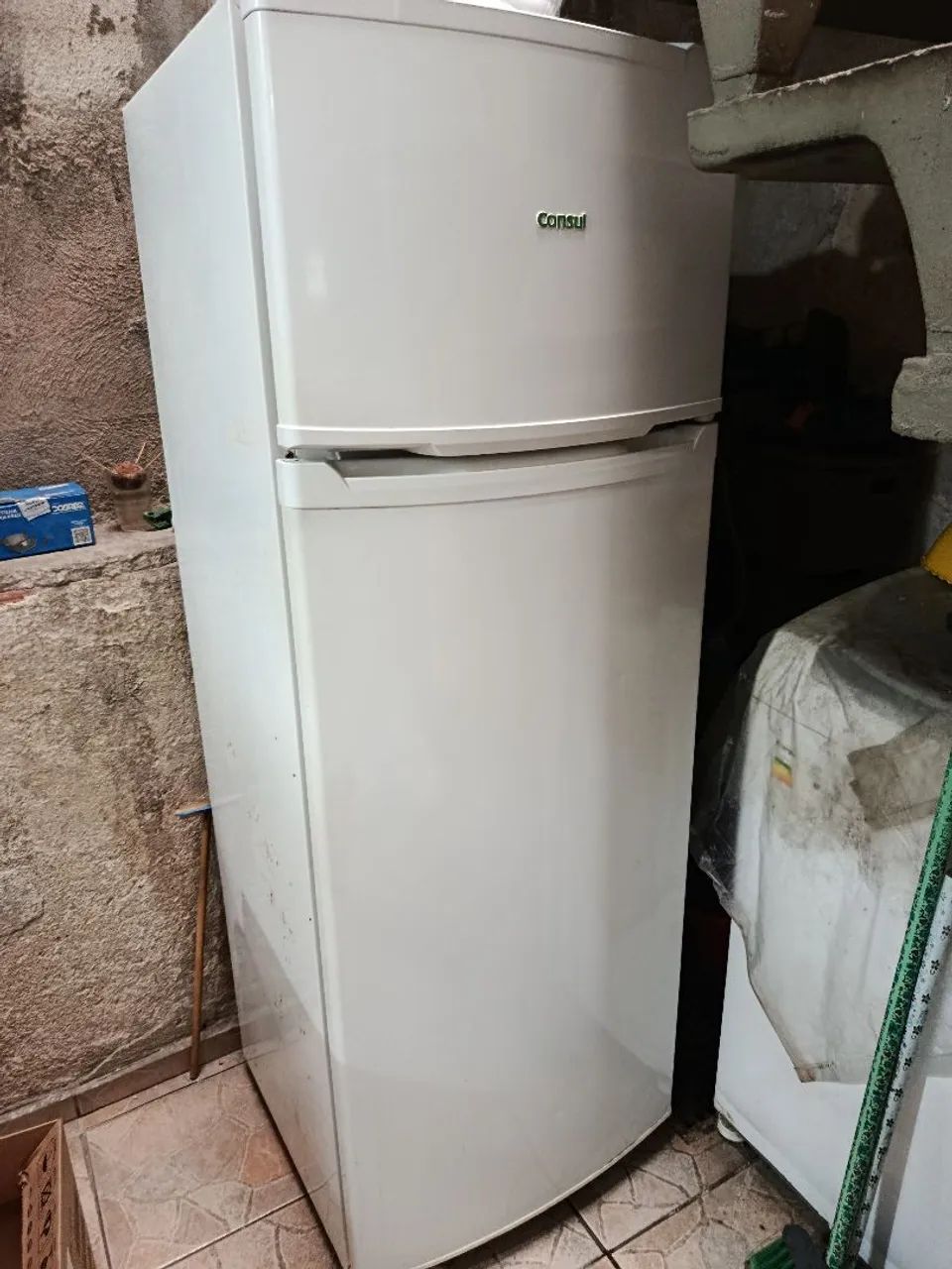 Geladeira (precisa de gás )