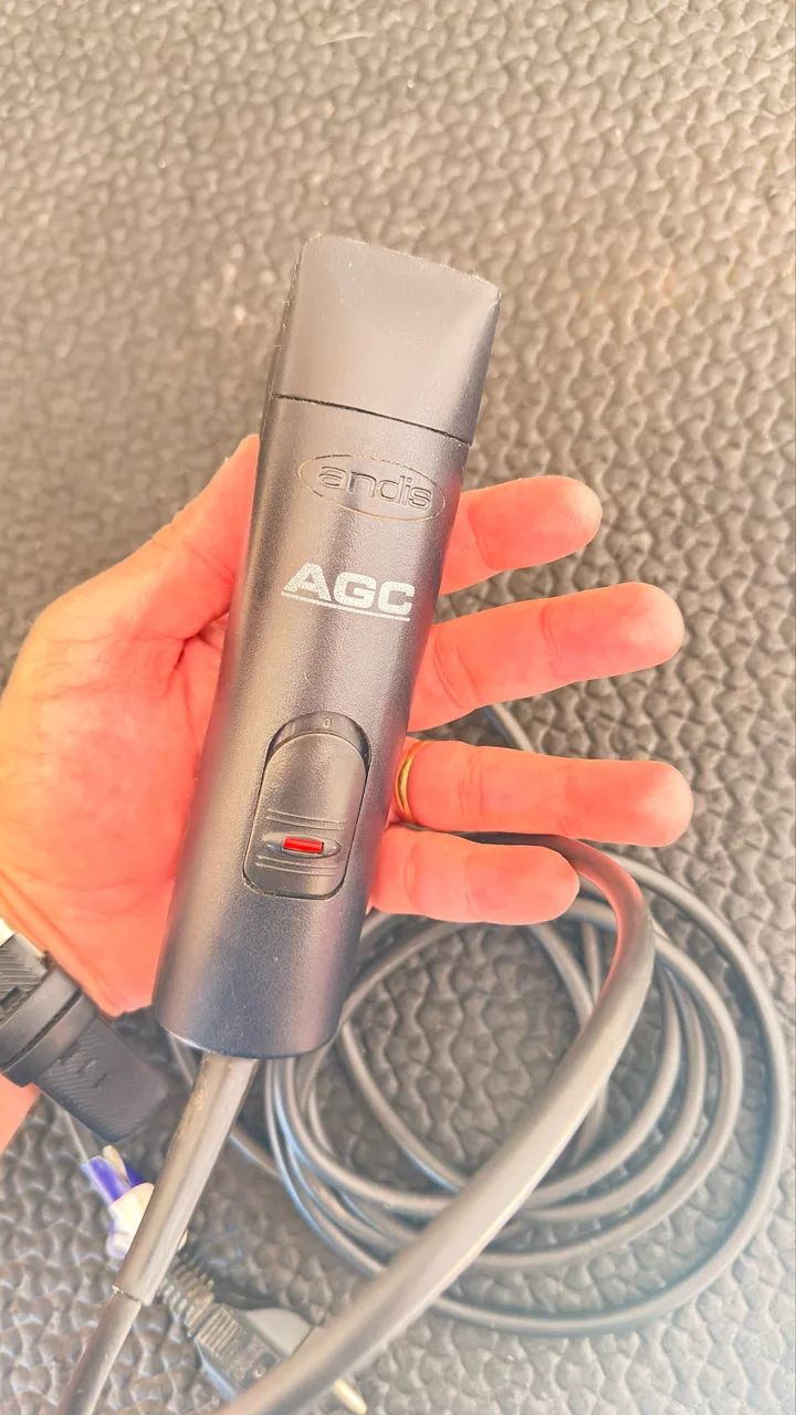 MÁQUINA DE TOSA (ANDIS AGC)