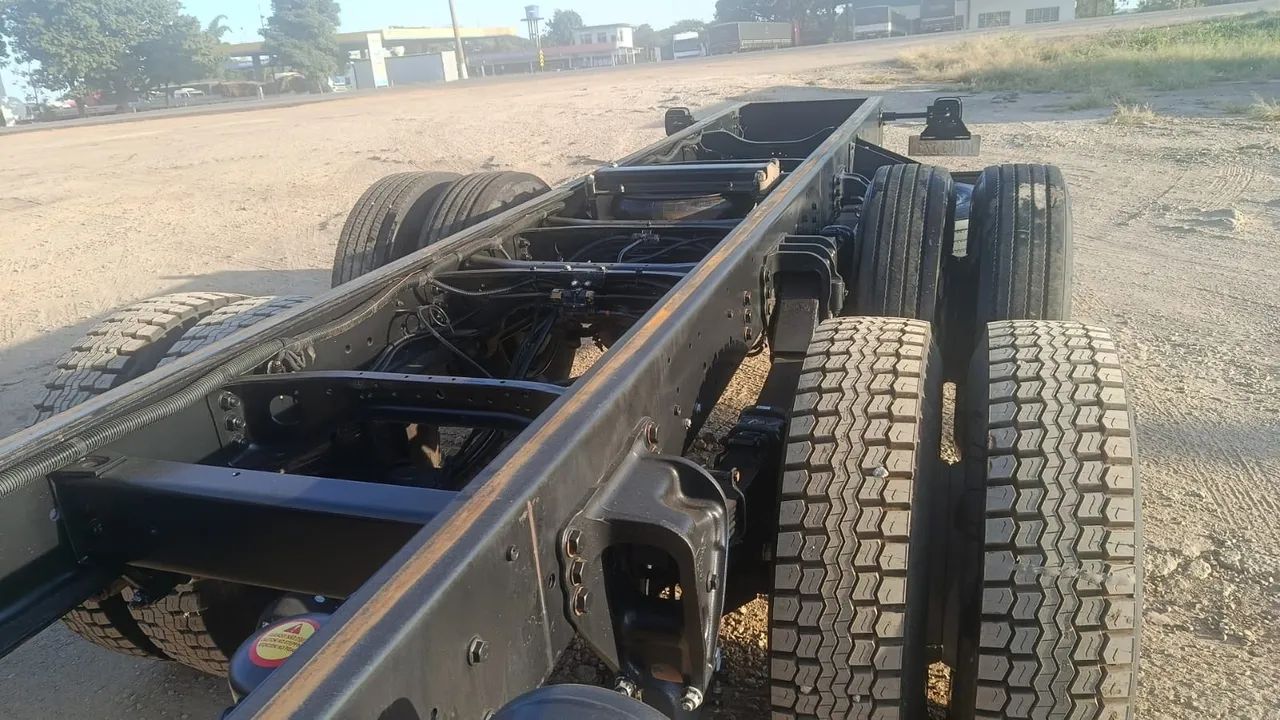 VW 24260  - Foto 2