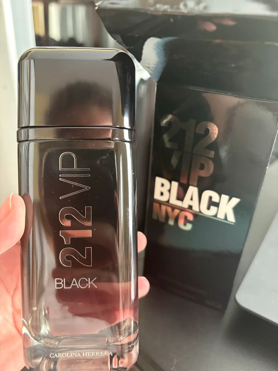 Perfume 212 Vip 200 ml  - Foto 4