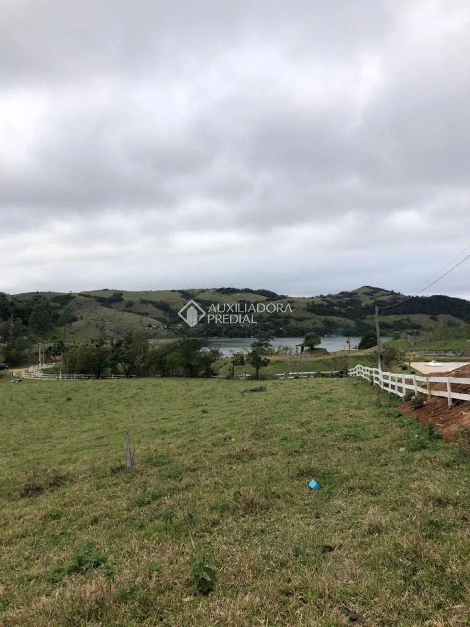 Terreno com 35.779m² e Vista Privilegiada para a Lagoa em Taquaraçatuba - Imaruí/SC - Foto 4