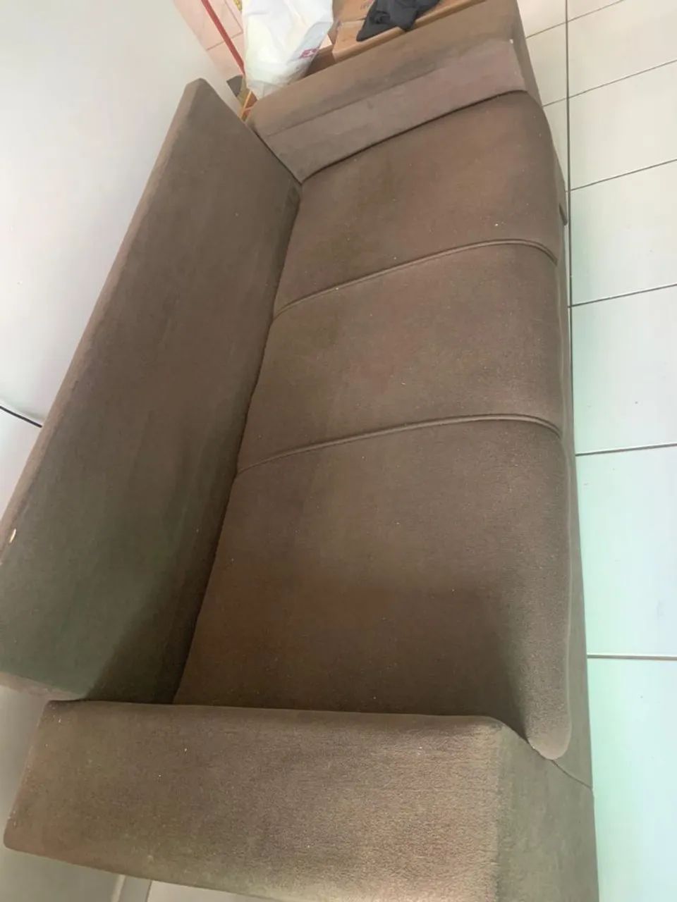 Vendo sofa 3 lugares e 4 cadeiras 