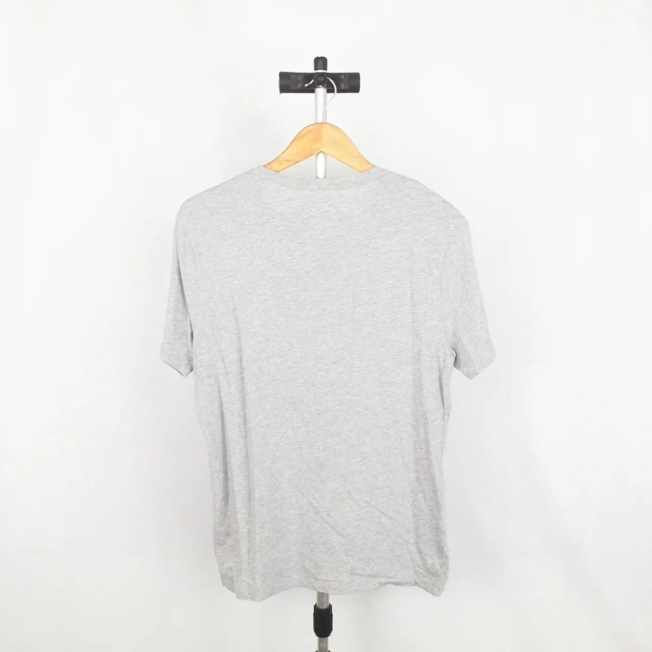 Camiseta AllSaints cinza  - Foto 5