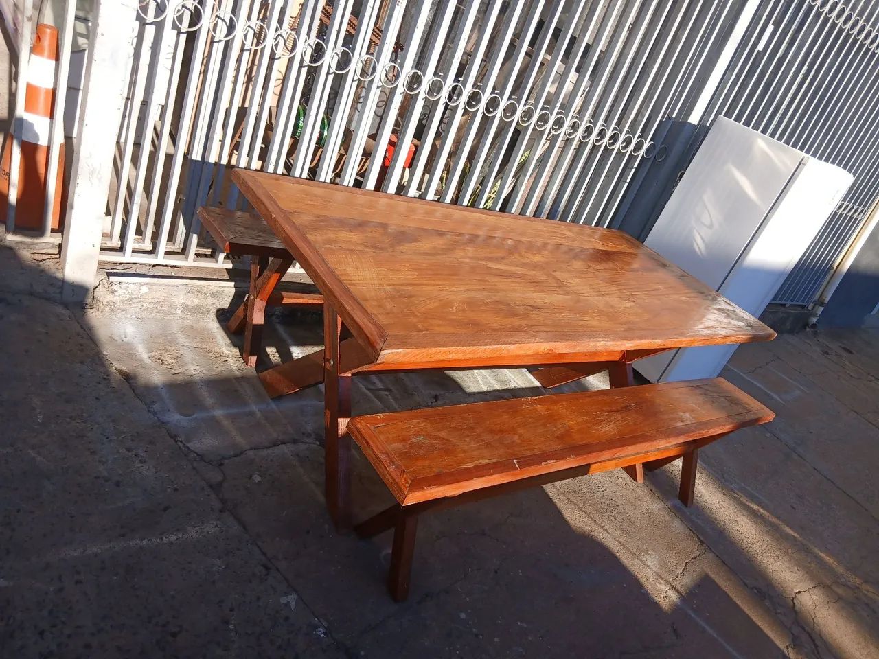 Mesa de Madeira com 2 bancos - Foto 4