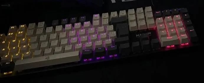 TECLADO MECANICO468279611234068484