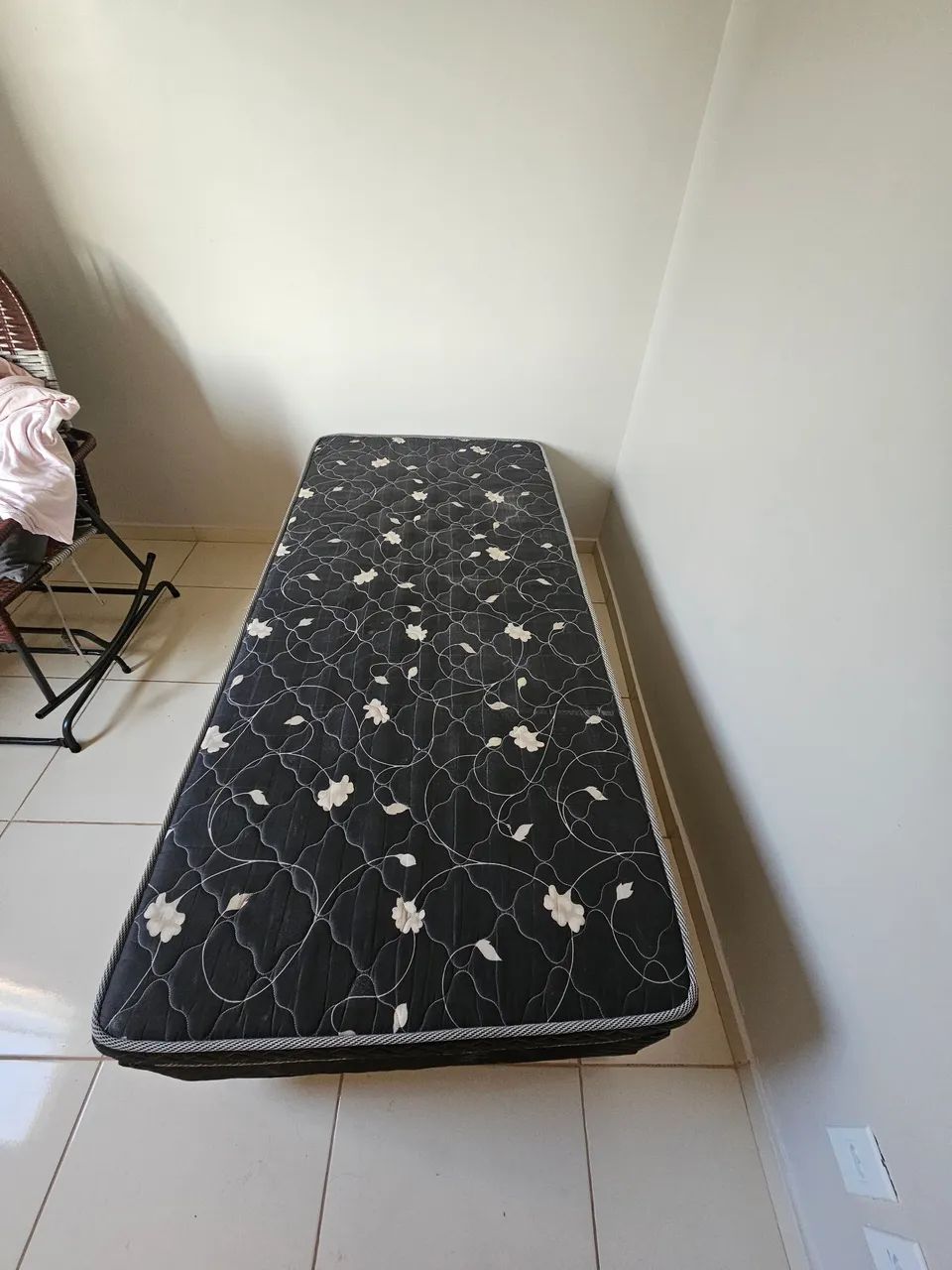 Cama box solteirão 