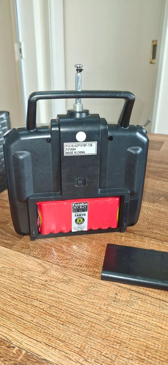 Rádio Para Aeromodelo Furaba AZPT4YBF72B - Foto 3