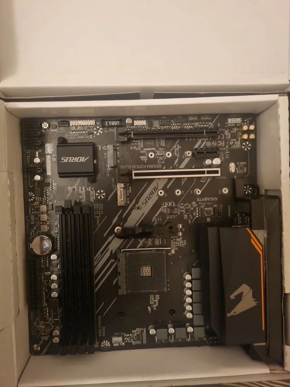 B550 Aorus Elite - Foto 2
