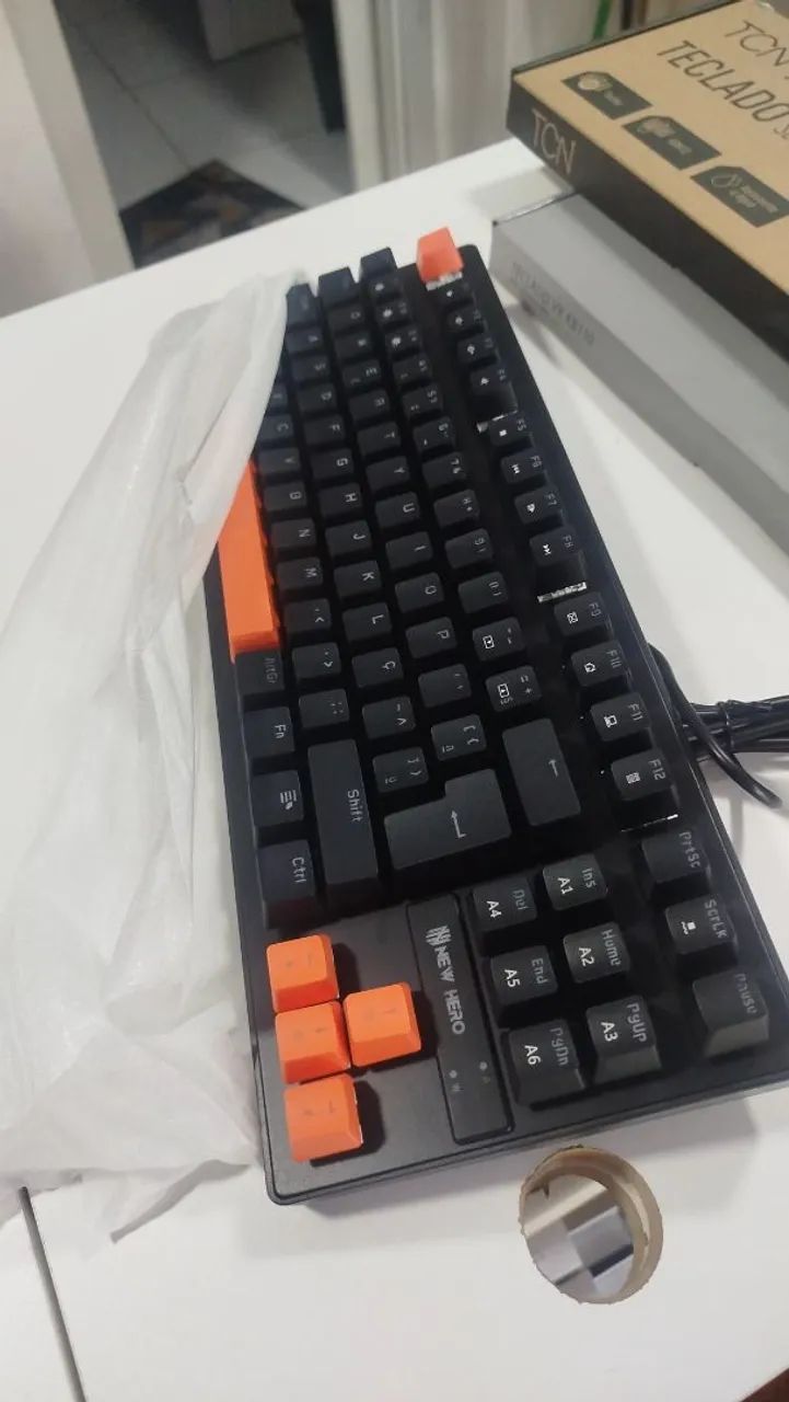 Teclado mecânico 65% - Foto 2