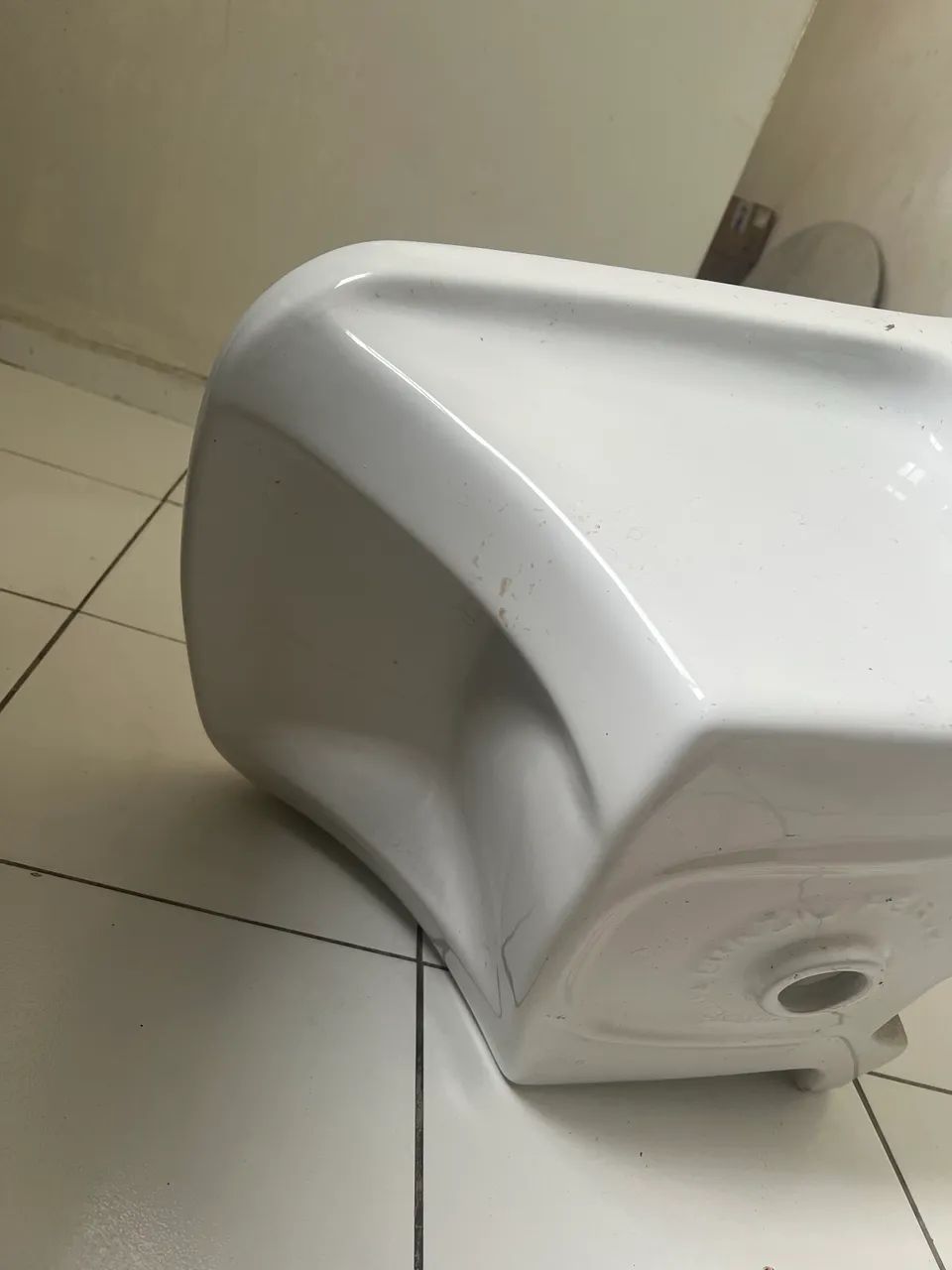 Tanquinho de lavar roupa branco usado - Foto 3
