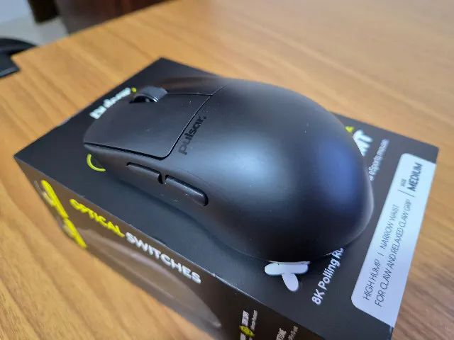 Mouse Pulsar CrazyLight X2H Medium Preto - Foto 2