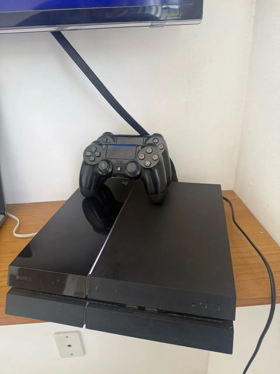 PS4 FAT + 2 CONTROLES