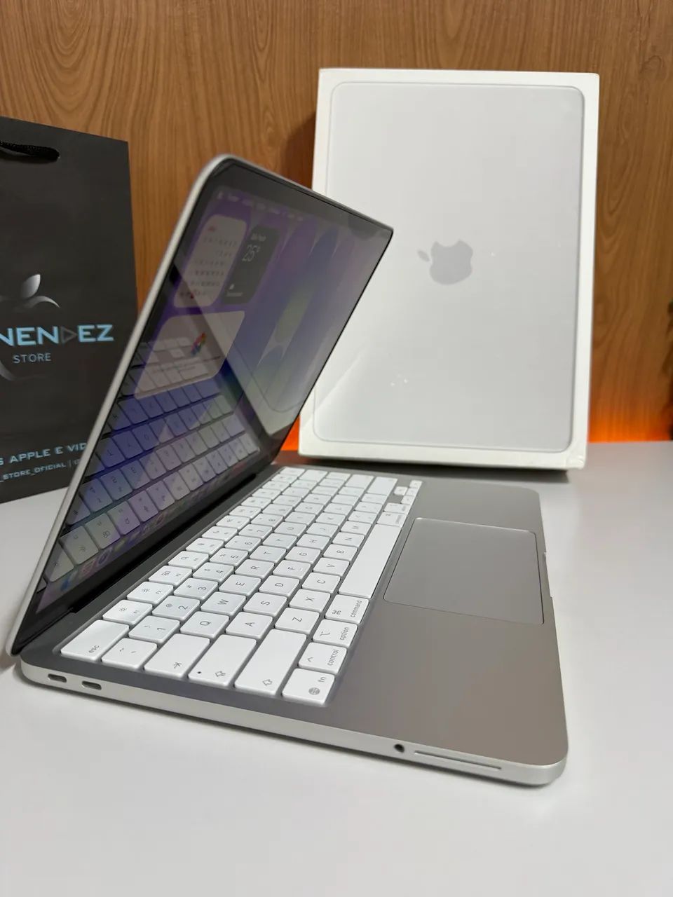 Apple MacBook NEO シルバー　13インチ　256GB Comprar MacBook Neo, Prateado, 256 GB - Apple (BR)