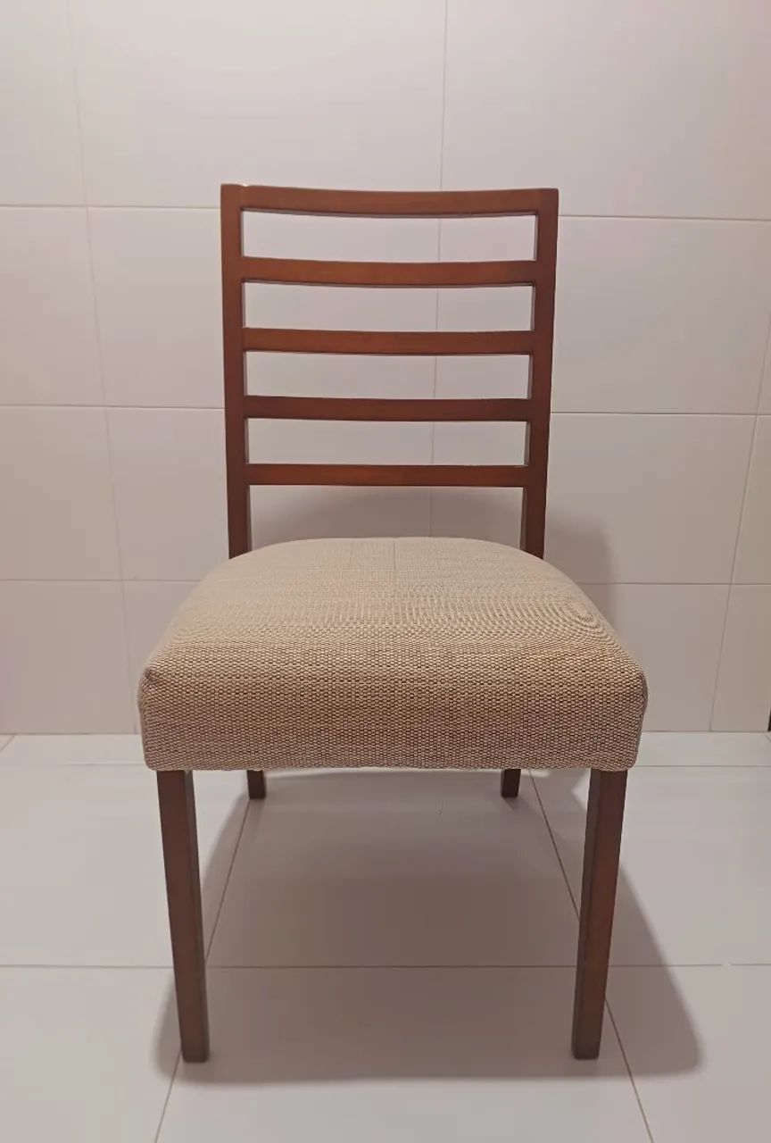 4 Cadeira madeira
