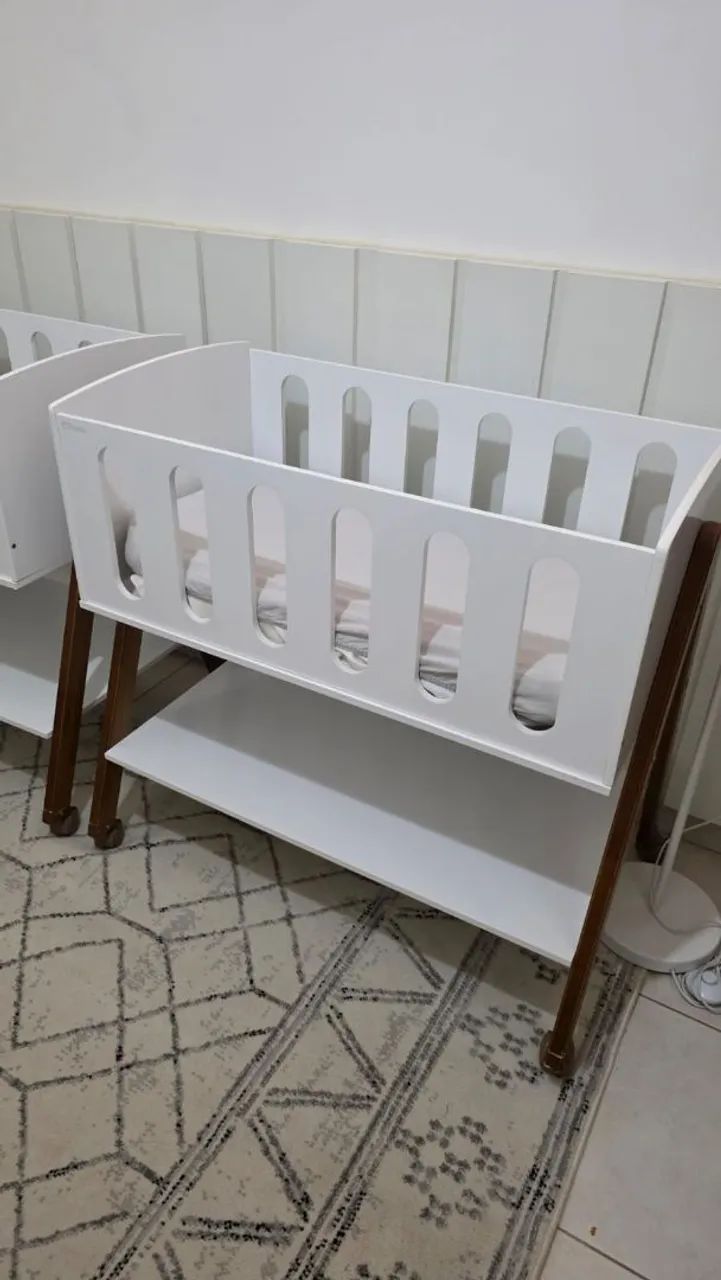 Berço infantil com uso versátil e multifuncional branco