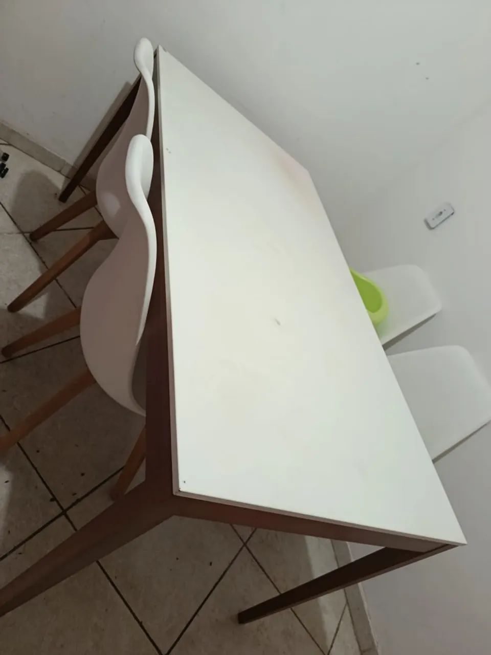 Mesa com 4 cadeiras 