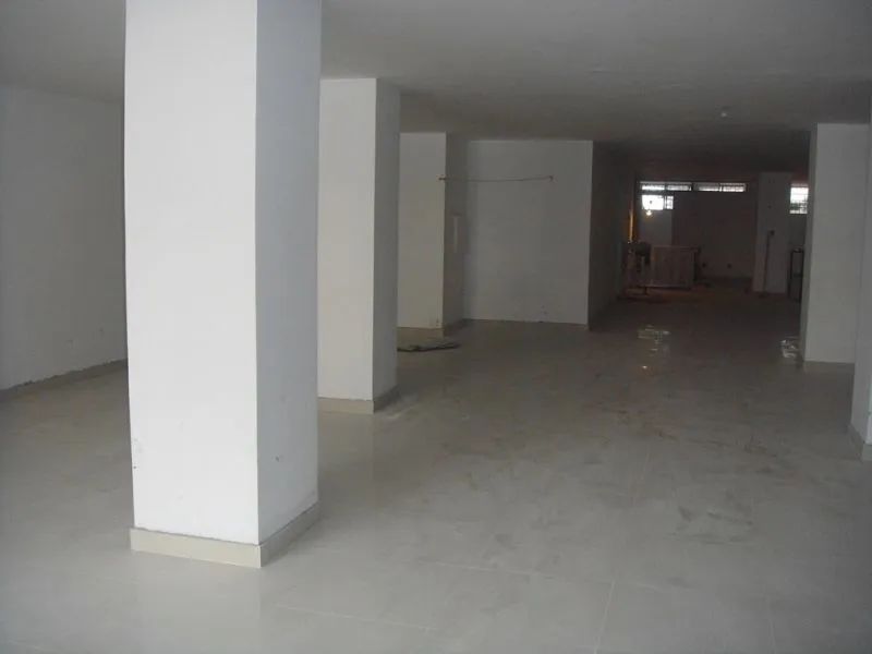 Loja de 440 m2 para alugar no Centro na Av. Augusto de Lima