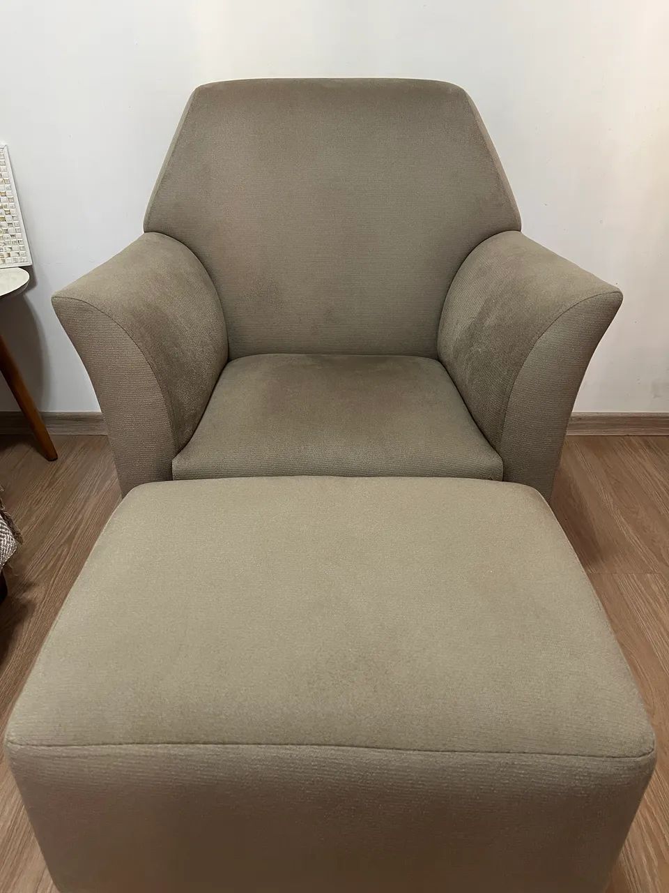 Poltrona com puff - Foto 2