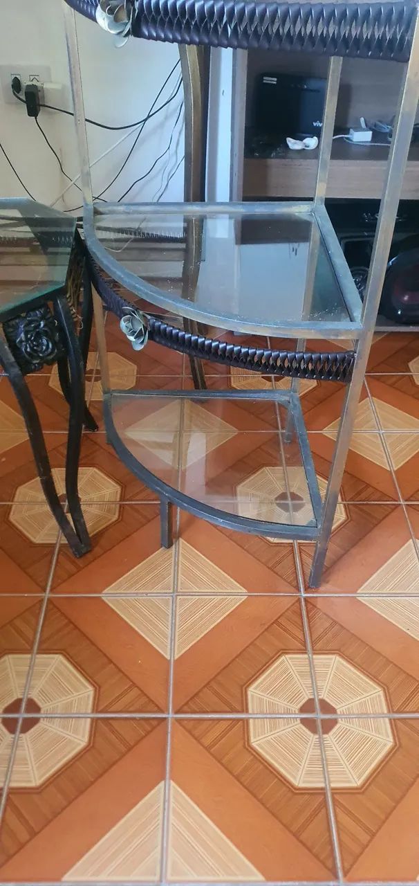 Mesa de centro, aparador e cantoneira - Foto 3