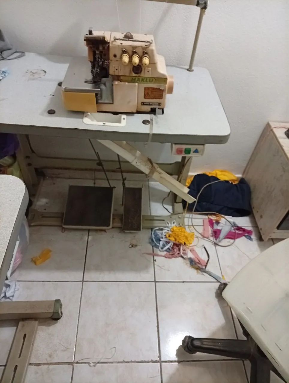 Máquina overloque industrial usada em bom estado  - Foto 3