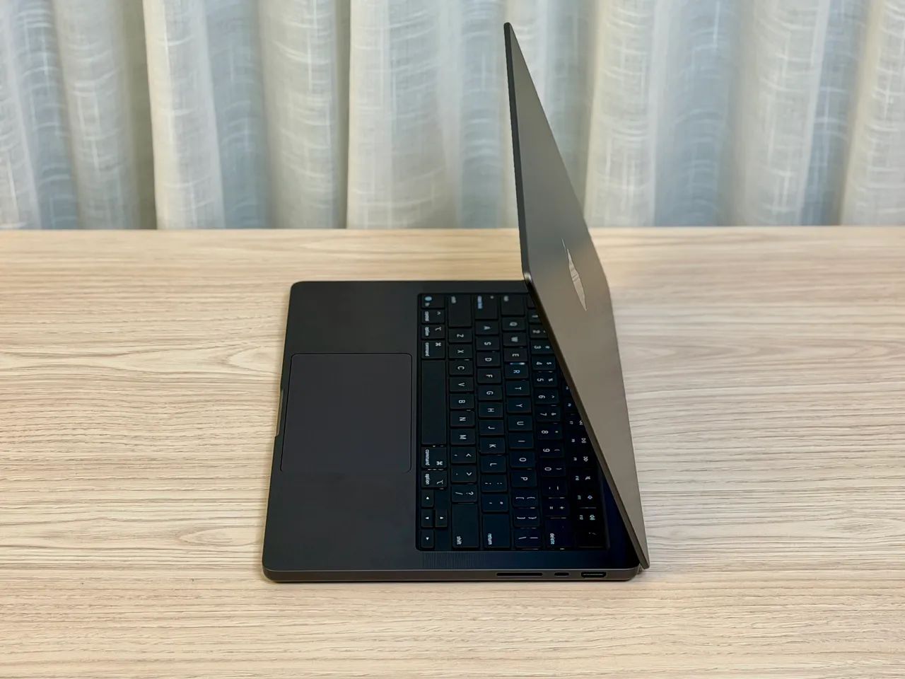 MacBook Pro 14インチ 2021 16GB 512GB Apple MacBook Pro M1 Pro 14