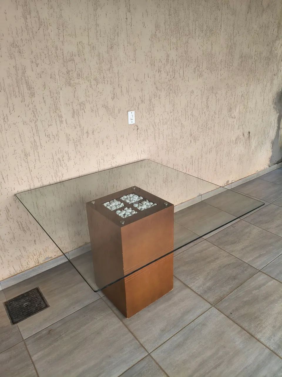 Mesa com tampo de vidro semi nova  - Foto 4