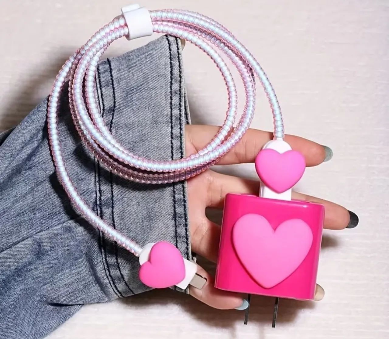 ? Capa Protetora para Carregador e Cabo de IPHONE com Coração Rosa ?