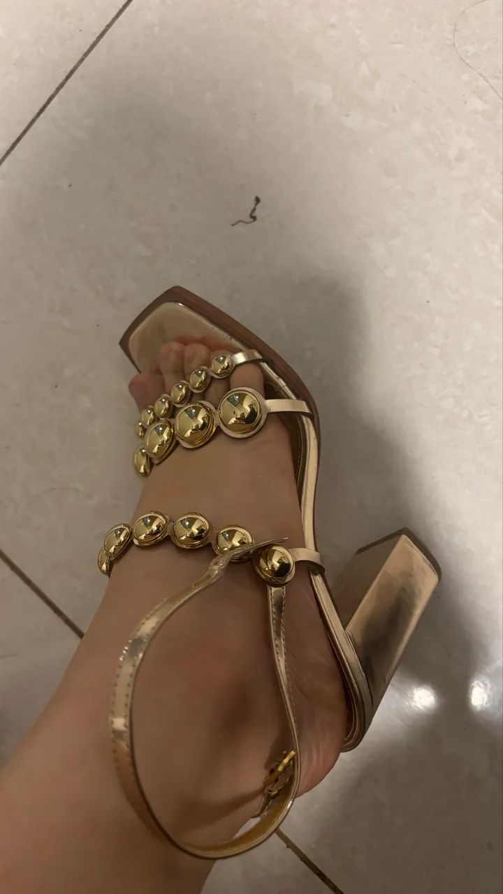 Sandália Dourada em couro Vicenza 